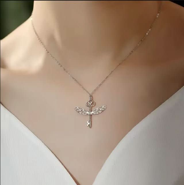 Winged Key Necklace - VéritéVue